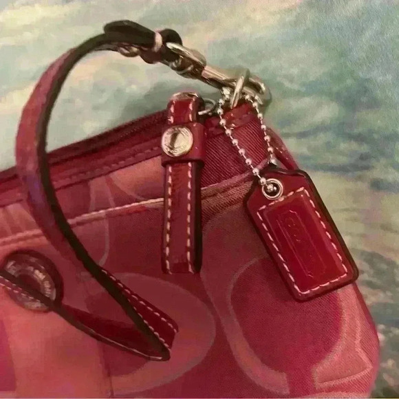Coach Fuschia Signature Logo Wristlet - Picture 3 of 14